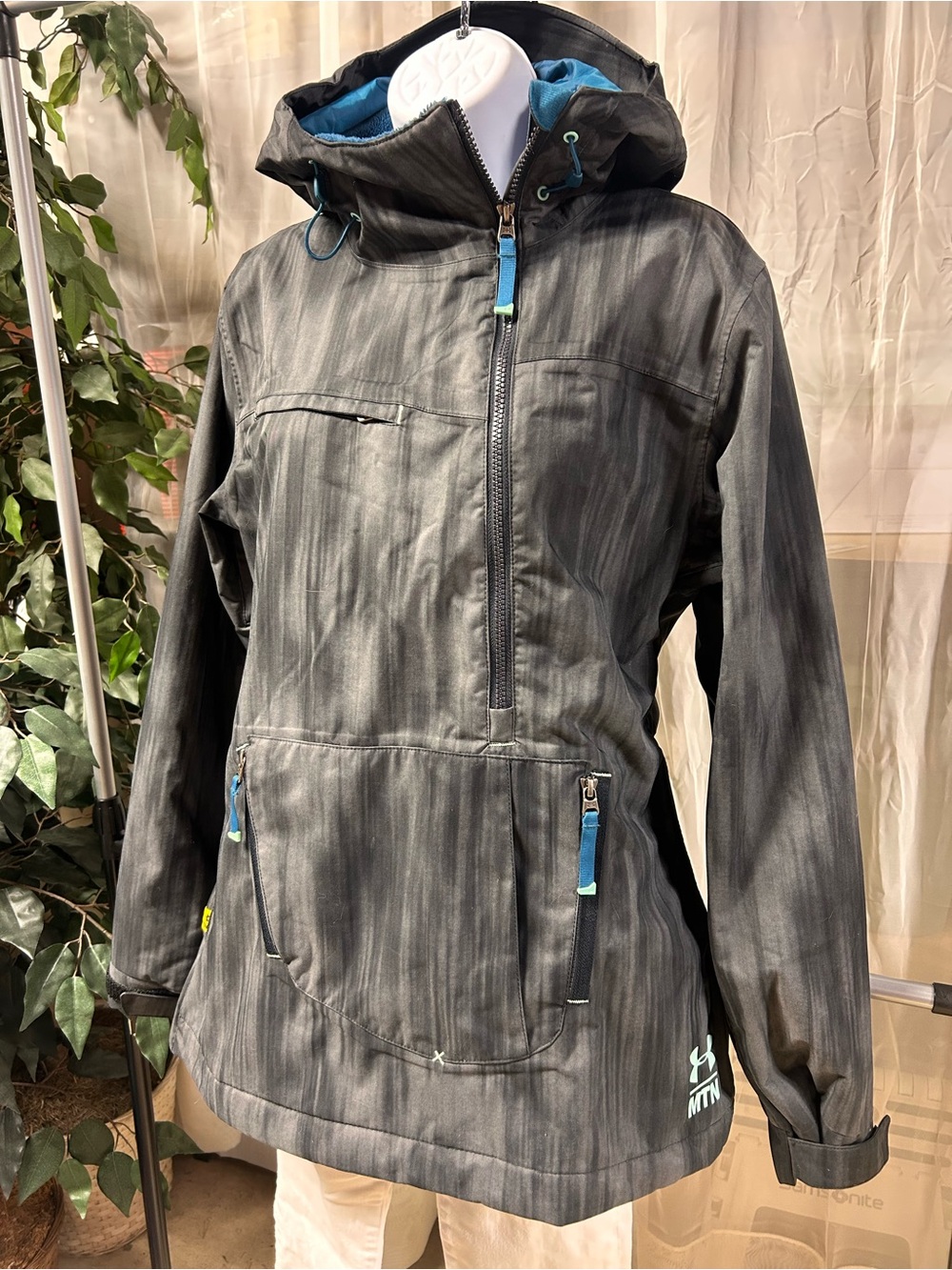 Under Armour MTN Charcoal Gray Performance Ski Snowboard Jacket RECCO Womens MD